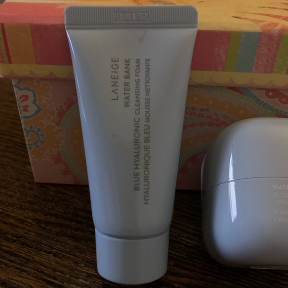 🛍️NEW L’aneige water bank cleanser & moisturizer.❤️💚Great Gift Alert💚❤️ - Picture 14 of 16